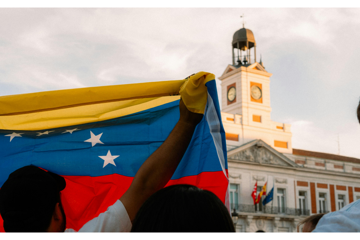 Imagen destacada para El futuro de Venezuela tras los bombardeos, los terremotos y el repunte petrolero: c&oacute;mo las remesas pueden ayudar a reconstruir